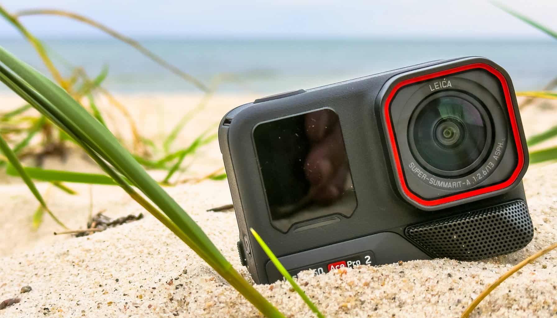 Insta360 Ace Pro 2 am Strand im Sand – wasserdichte Action-Cam für den Familienurlaub
