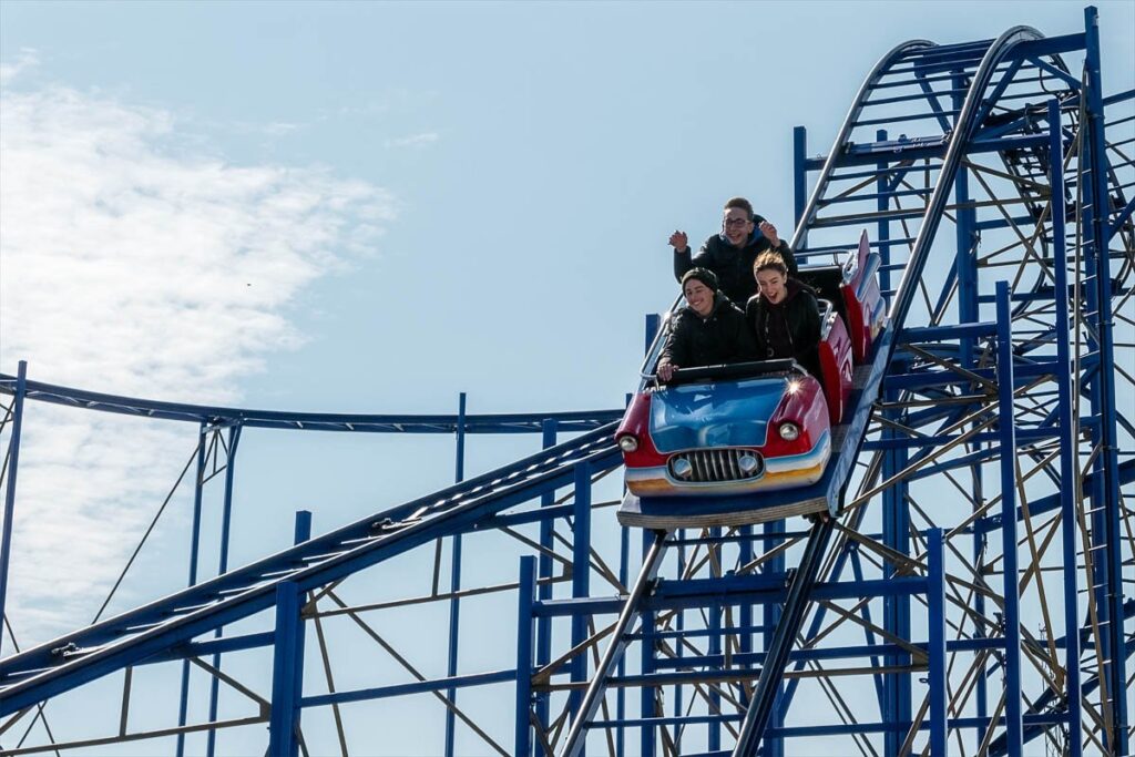Familienachterbahn im Skyline Park mit Kindern