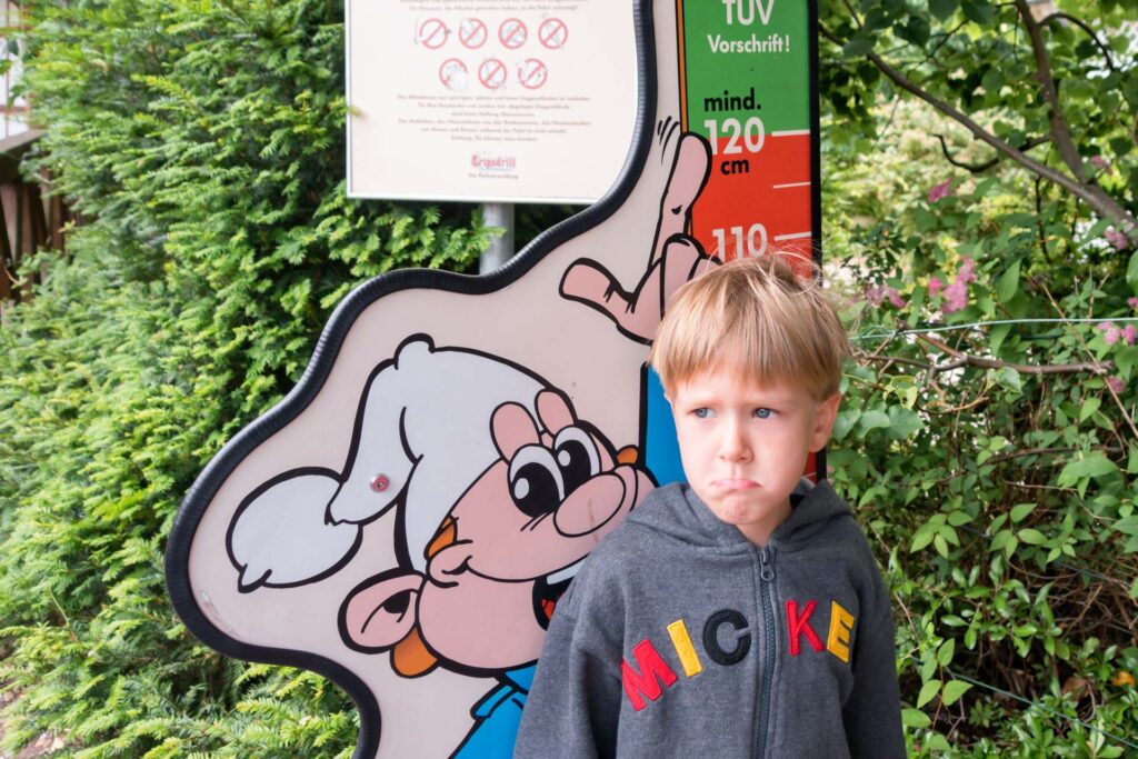 Hinweis zu Alters- und Größenregeln in Tripsdrill