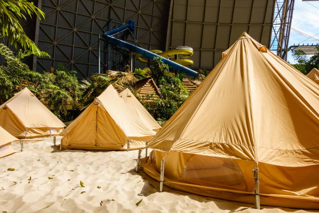 Indoor-Zelte im Tropical Islands mit Kindern